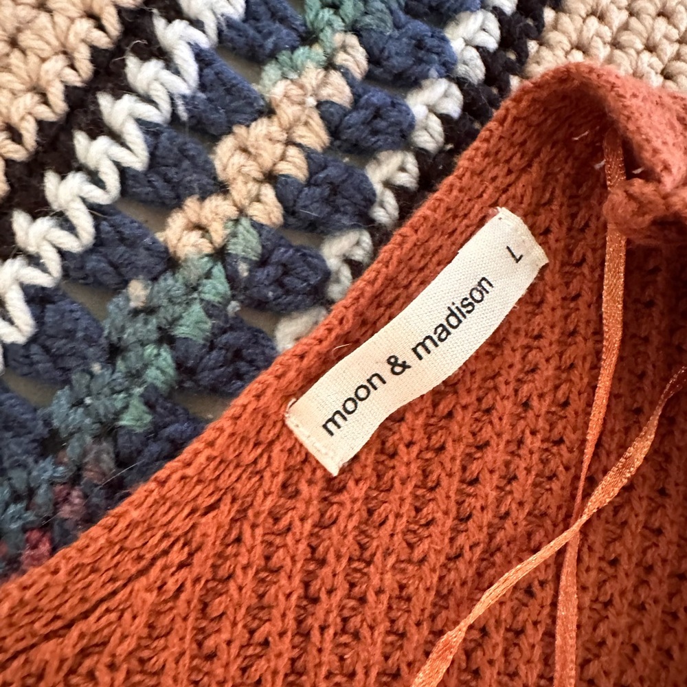 Moon & Madison Terracotta Knit Accessory - Picture 2 of 4